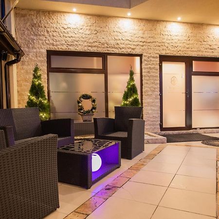 H&V Residence - Diamond Bungalow Apartment Arad Exterior foto