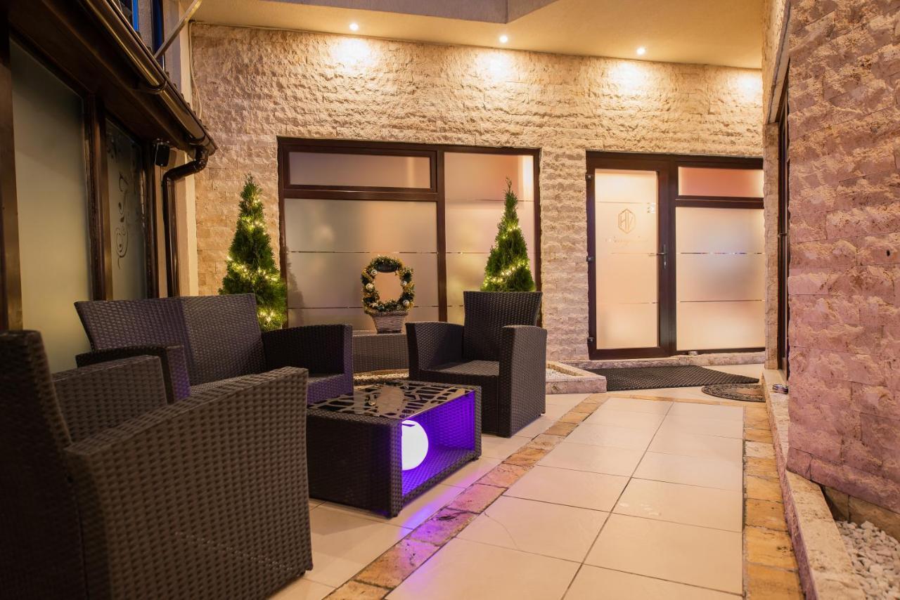 H&V Residence - Diamond Bungalow Apartment Arad Exterior foto