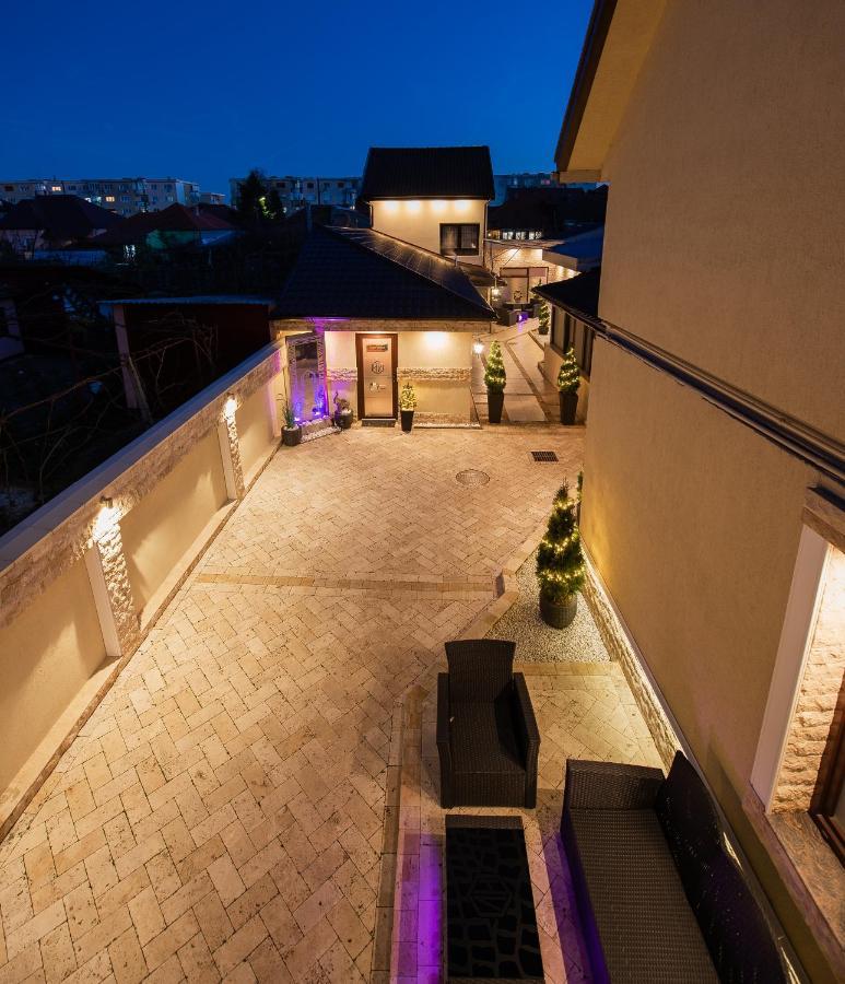 H&V Residence - Diamond Bungalow Apartment Arad Exterior foto