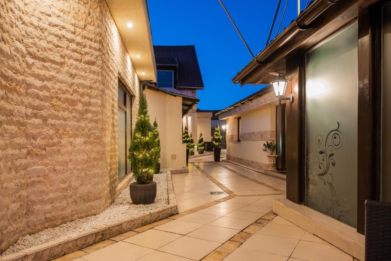 H&V Residence - Diamond Bungalow Apartment Arad Exterior foto