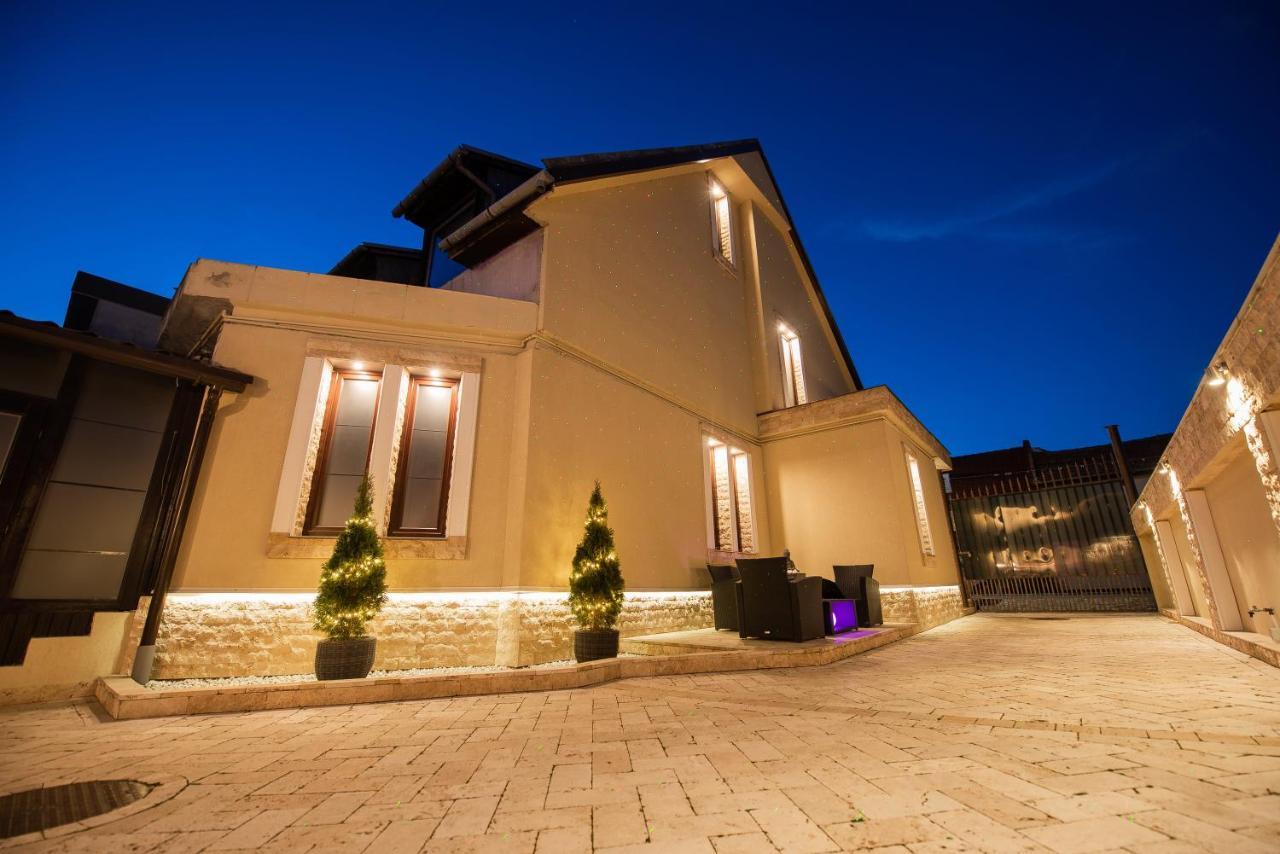 H&V Residence - Diamond Bungalow Apartment Arad Exterior foto
