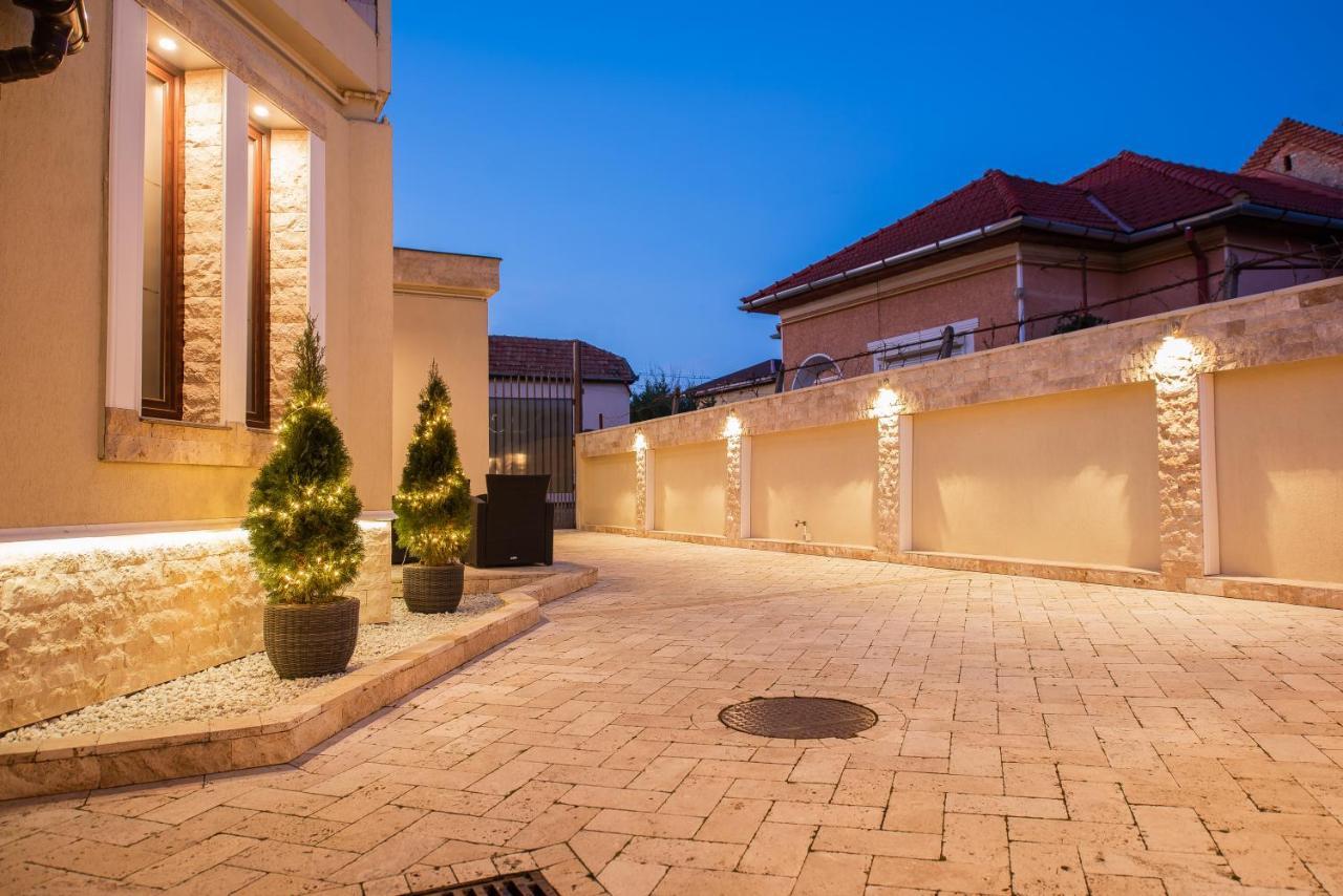 H&V Residence - Diamond Bungalow Apartment Arad Exterior foto