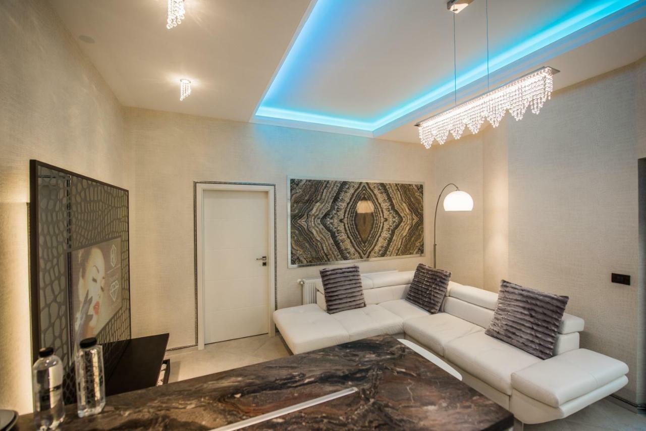 H&V Residence - Diamond Bungalow Apartment Arad Exterior foto