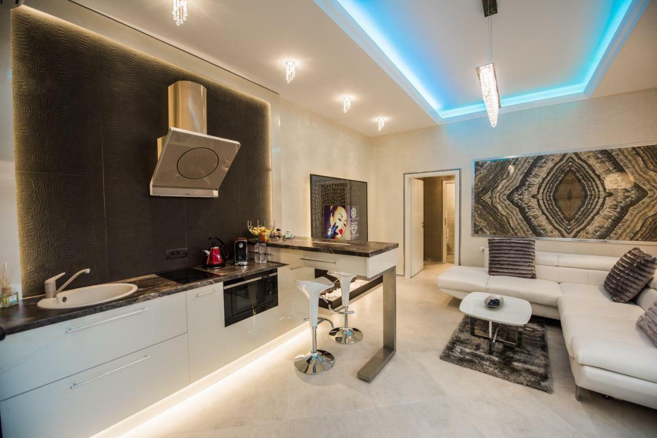 H&V Residence - Diamond Bungalow Apartment Arad Exterior foto