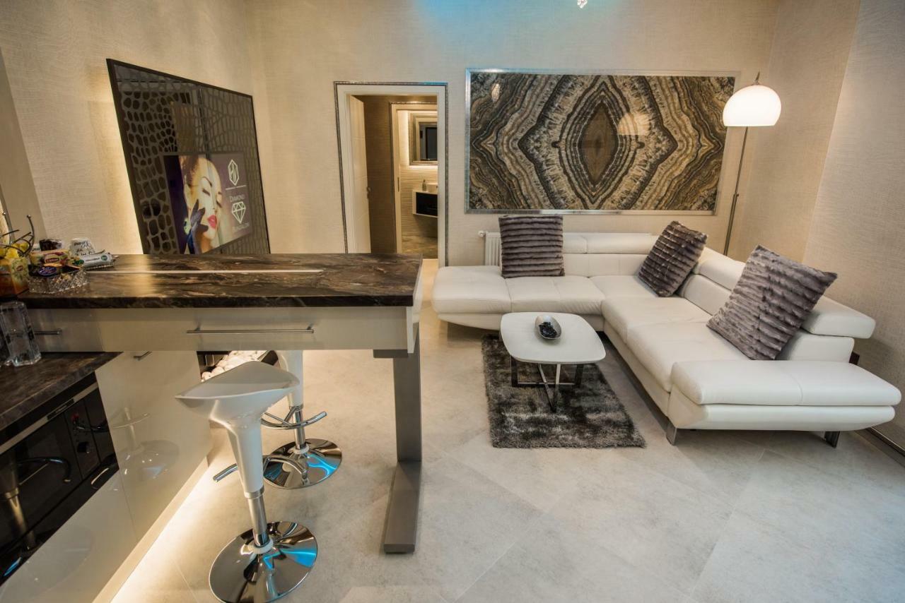 H&V Residence - Diamond Bungalow Apartment Arad Exterior foto