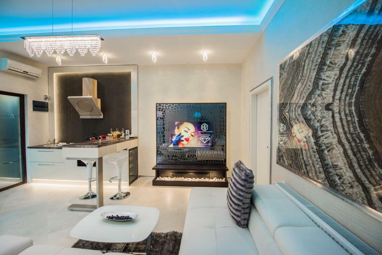 H&V Residence - Diamond Bungalow Apartment Arad Exterior foto